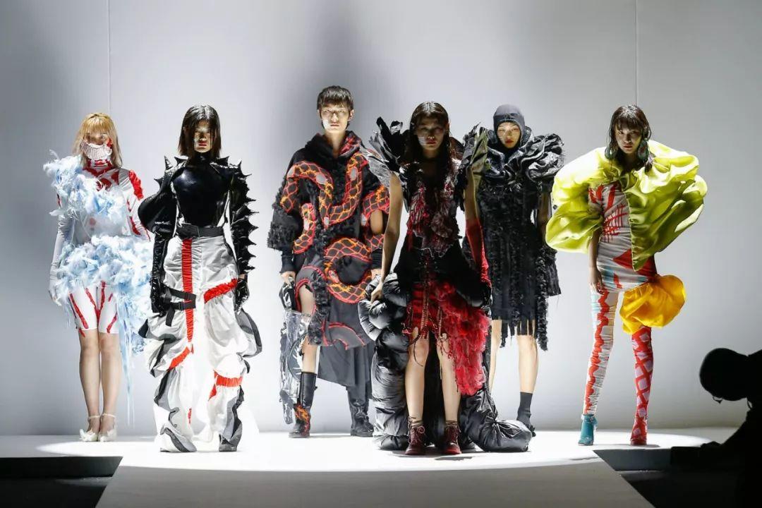 “SeT-ReSET”——中国美术学院设计艺术学院2019届服装毕业生设计作品发布 “SeT-ReSET”——中国美术学院设计艺术学院2019届服装毕业生设计作品发布