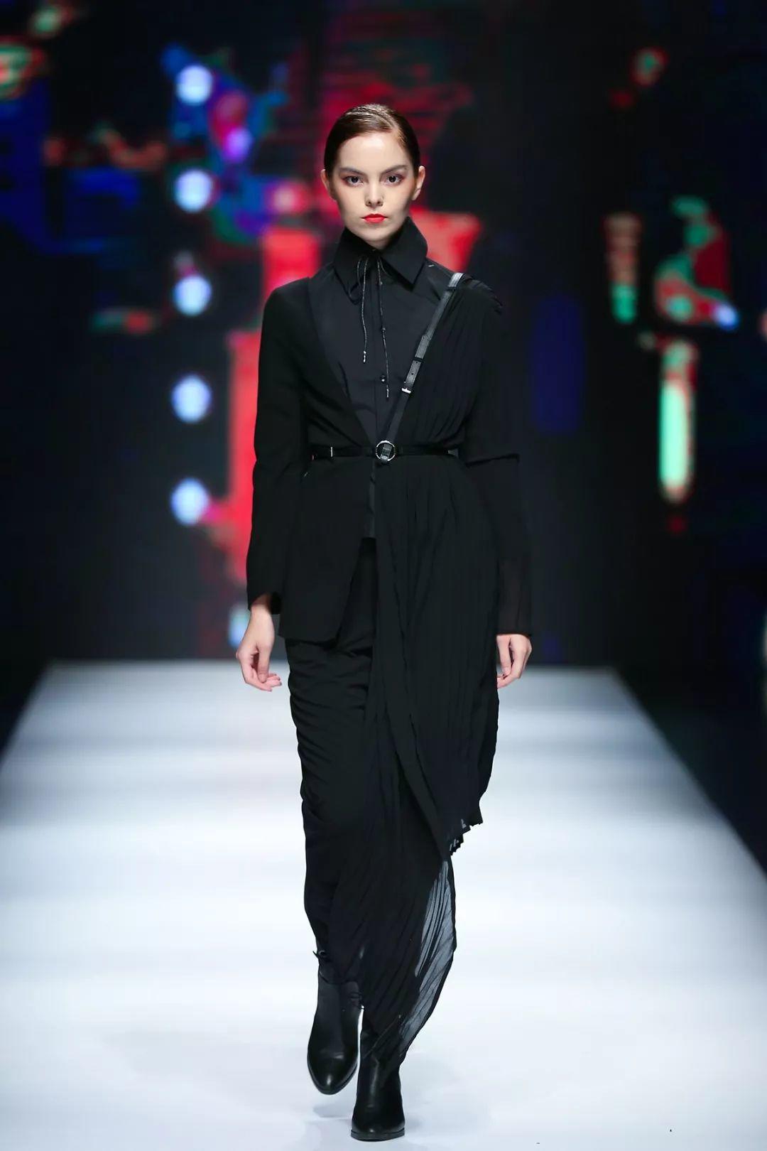 2019“大连杯”国际服装设计大赛决赛作品赏析